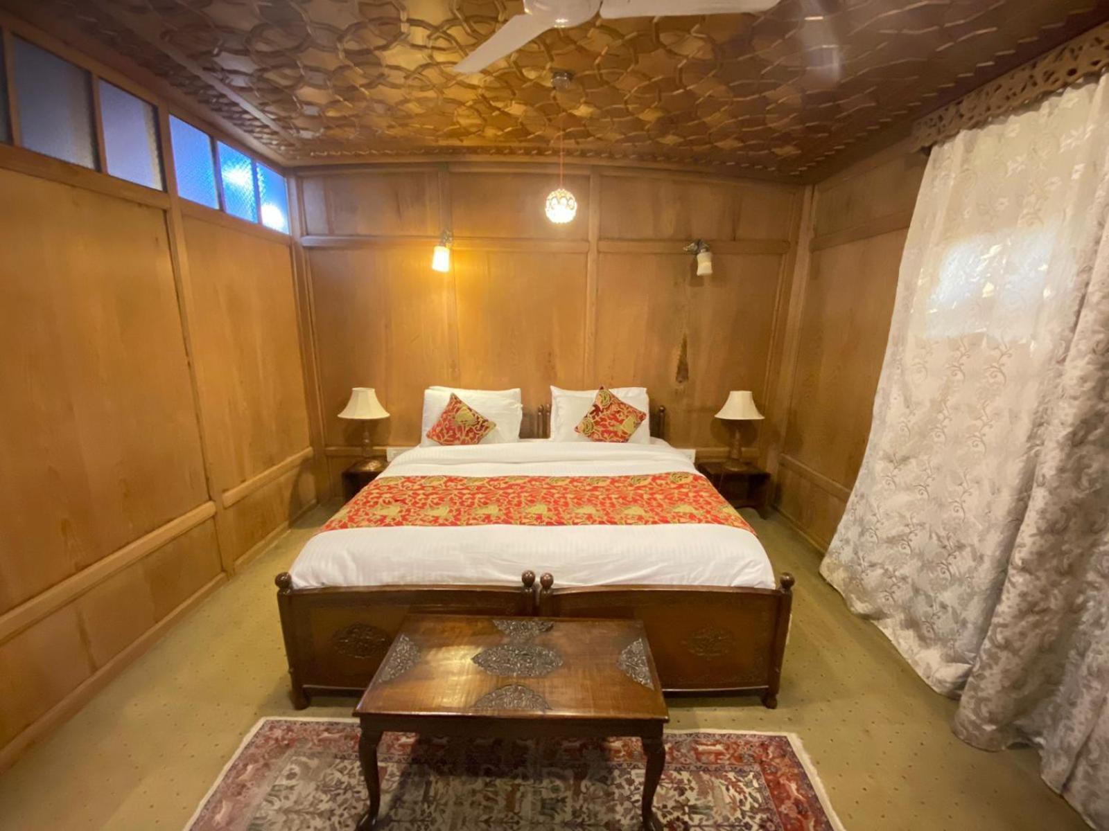 Nazneen Group Of Houseboats Srīnagar 외부 사진