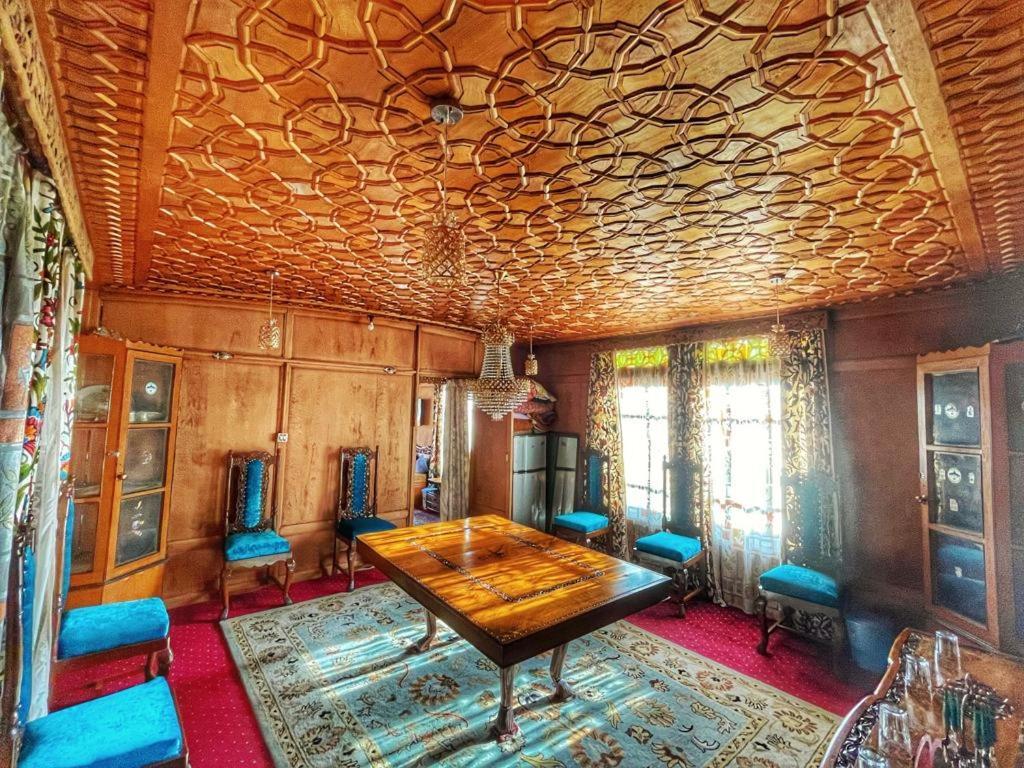Nazneen Group Of Houseboats Srīnagar 외부 사진